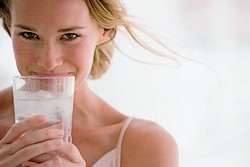 сколько нужно пить воды беременным